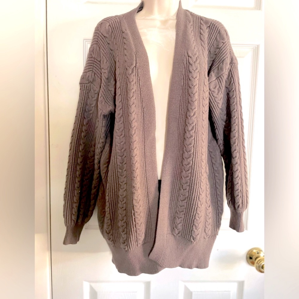 Cyrus‎ Cable Knit Cardigan Size Small